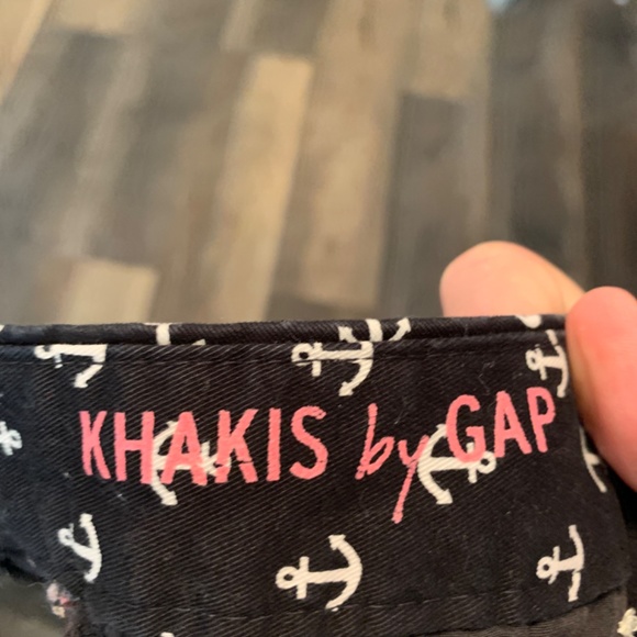 GAP Super Dkinny‎ khakis with stretch. Anchor pattern . Worn once - Picture 3 of 5